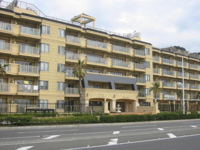 プール付き・湘南海岸徒歩1分！｜グランシティ湘南海岸マリナージュスクエア